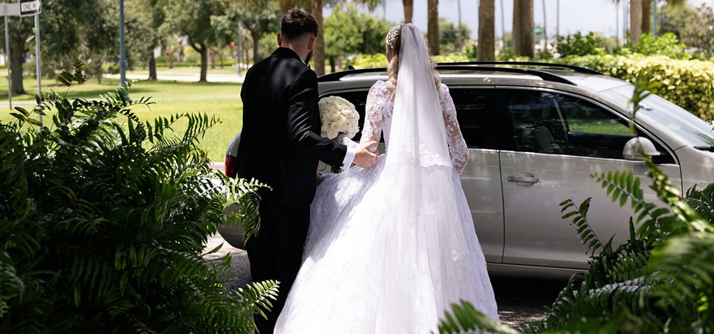 wedding transportation Chicago, Chicago wedding car service, chauffeured wedding transportation, wedding transportation logistics, Chicago CoachWorks
